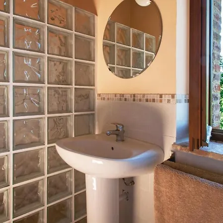 Casa Noce Hébergement de vacances SantʼApollinare in Girfalco